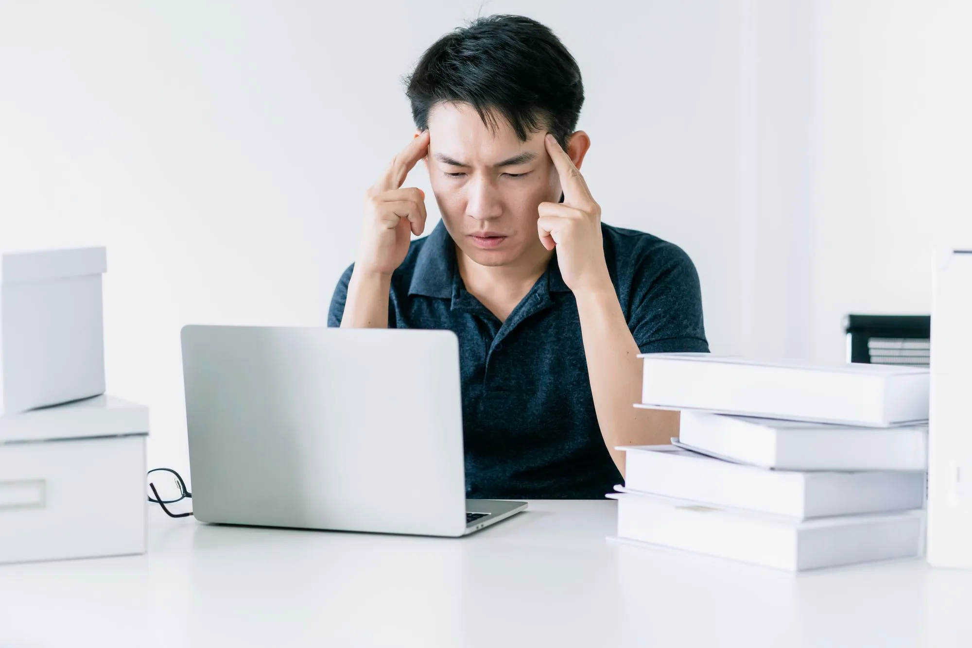 When Presbyopia Symptoms Typically Start